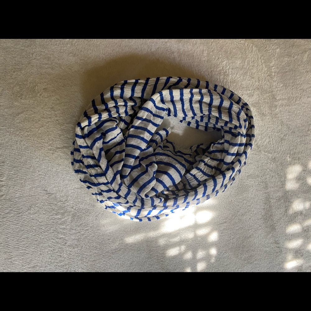 ANN TAYLOR SCARVE 🧣 - Picture 7 of 12